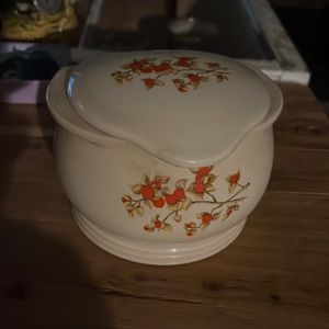 Vintage Universal Cambridge pottery, bittersweet pattern